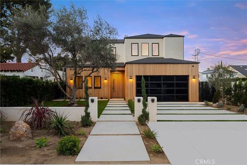 15451 Camarillo St, Sherman Oaks, CA, 91403-1040 | Card Image