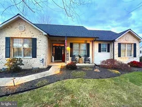 117 Yale Ln, FALLING WATERS, WV, 25419-4038 | Card Image