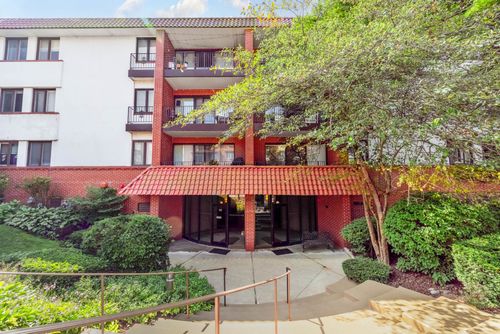 3e-2046 Saint Johns Ave, Highland Park, IL, 60035-2448 | Card Image