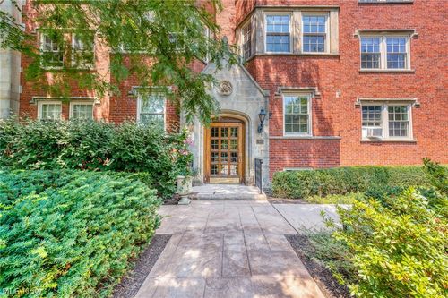 2b-13605 Shaker Blvd, Cleveland, OH, 44120-5632 | Card Image