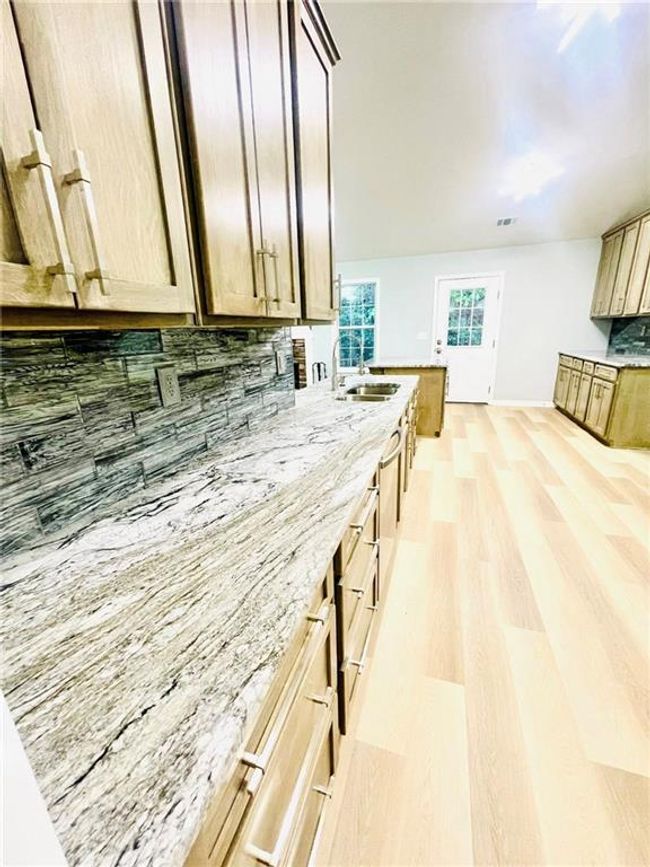 7675 Lanier View Rdg, House other with 3 bedrooms, 2 bathrooms and 2 parking in Cumming GA | Image 9