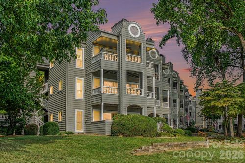 203 Northwest Dr, Davidson, NC, 28036-9424 | Card Image