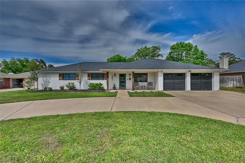 207 Briar Ridge Dr, Bellville, TX, 77418-3417 | Card Image