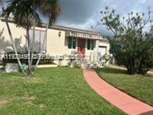 0-9416 Byron Ave, Surfside, FL, 33154-2440 | Card Image