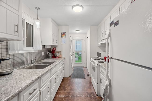 265 Pebble Beach Pky, House other with 2 bedrooms, 2 bathrooms and 2 parking in Grand Bend ON | Image 17