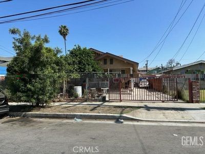 E 68th Street, Home with 0 bedrooms, 0 bathrooms and null parking in Los Angeles CA | Image 3