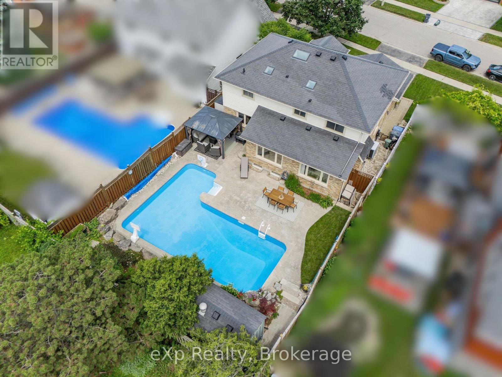 Residential in Guelph (Dovercliffe Park/Old University) 4