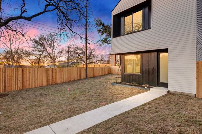 1804 Sylvan Dr, House other with 2 bedrooms, 3 bathrooms and 1 parking in Austin TX | Image 4