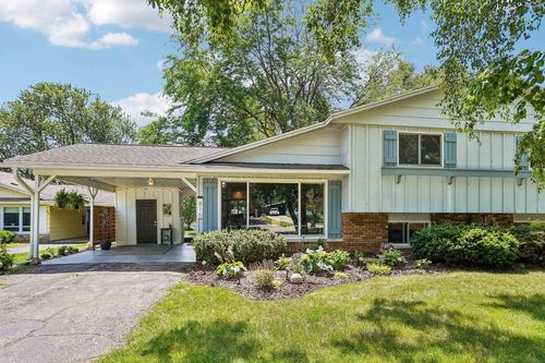 816 11th St, Baraboo, WI, 53913-1725 | Card Image
