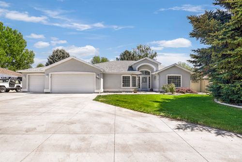 1332 Madrona St N, Twin Falls, ID, 83301-8333 | Card Image