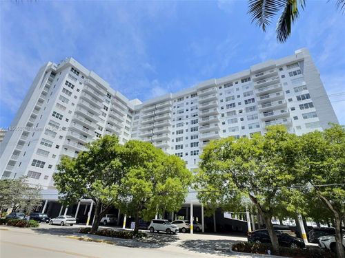 apt-1109-137 Golden Isles Dr, Hallandale Beach, FL, 33009-5811 | Card Image