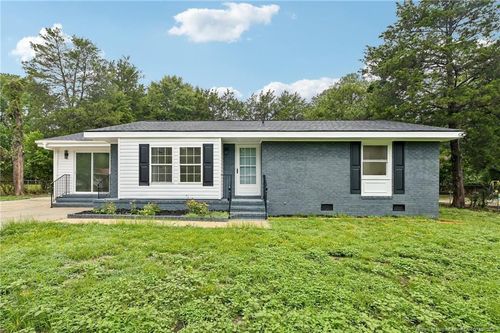 628 Goodyear Dr, Spring Lake, NC, 28390-3032 | Card Image