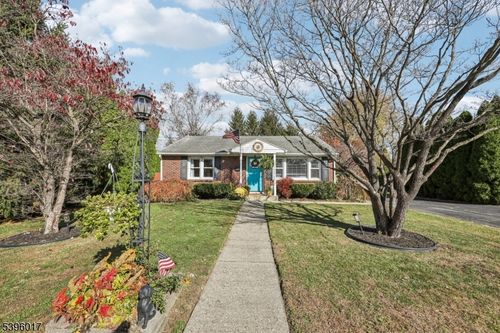 827 Culkin St, Phillipsburg, NJ, 08865-3411 | Card Image