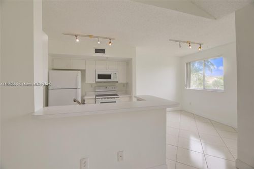 apt-328-2600 S University Dr, Davie, FL, 33328-1468 | Card Image