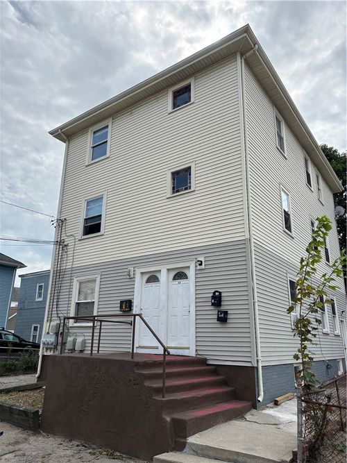 25 Fern Street, Providence, RI, 02908 | Card Image