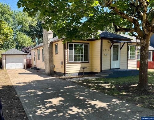 2274 32nd Av Ne, Salem, OR, 97301 | Card Image