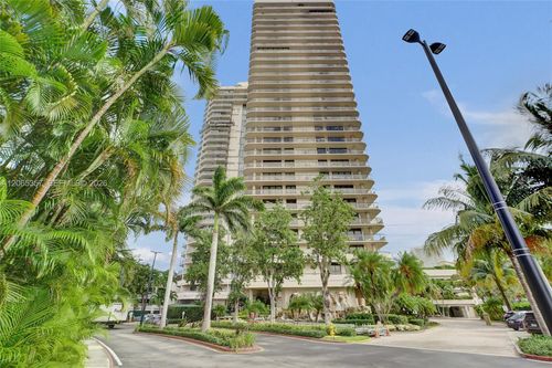 12f-19667 Turnberry Way, Aventura, FL, 33180-2576 | Card Image