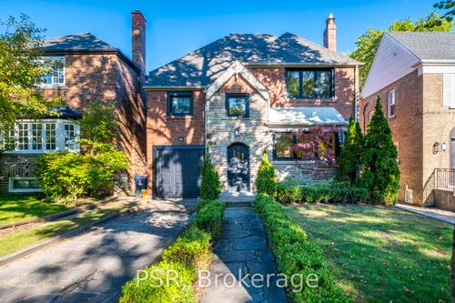 7 Glenarden Rd, Toronto, ON, M6C3J8 | Card Image