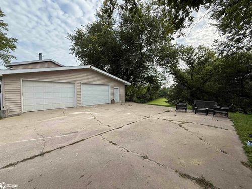 53252 303rd Trl, Russell, IA, 50238-7586 | Card Image