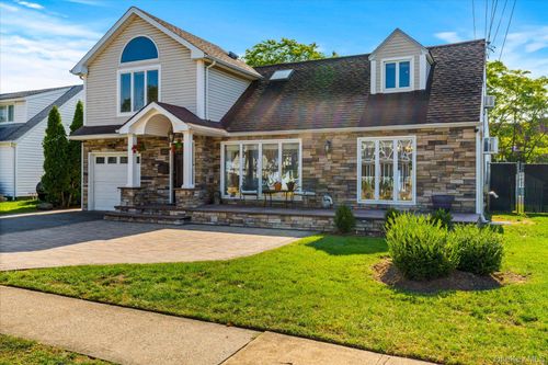 222 Chance Dr, Oceanside, NY, 11572-3302 | Card Image