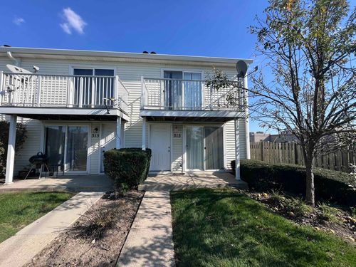 313-313 Meadow Green Ln, Round Lake Beach, IL, 60073-1326 | Card Image