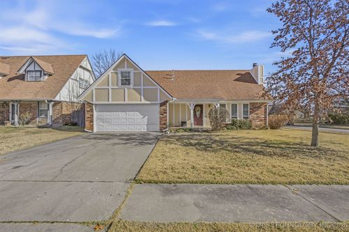 8329 N 118th East Ave, Owasso, OK, 74055-2115 | Card Image