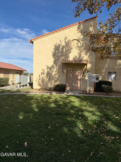 43621 Stanridge Ave, Lancaster, CA, 93535-4004 | Card Image