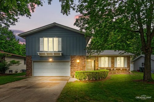 112 Hickory St, Oswego, IL, 60543-9036 | Card Image