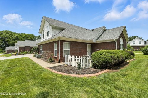8714 Applegate Village Dr, Louisville, KY, 40219-4688 | Card Image