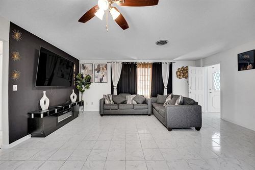 223 E Arbor Ave, Port St. Lucie, FL, 34952-1305 | Card Image