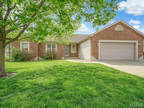 1051 White Oak Dr, Red Bud, IL, 62278-2930 | Card Image