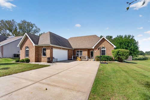 185 Fairway Dr, Essex, IL, 60935-6157 | Card Image