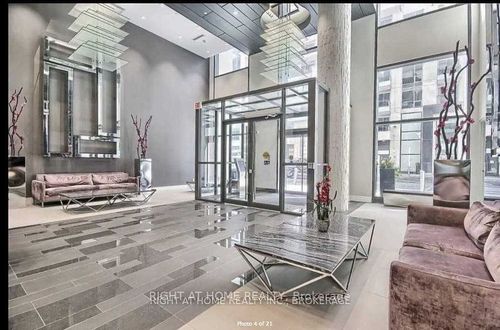 607-9205 Yonge St, Richmond Hill, ON, L4C1V5 | Card Image