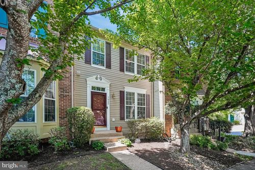 7025 Manahoac Pl, GAINESVILLE, VA, 20155-1645 | Card Image