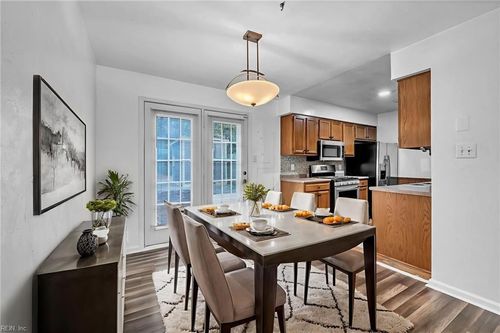 809 Huntly Dr, Chesapeake, VA, 23320-7927 | Card Image