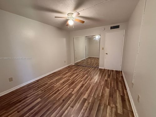 apt-210-210 Fontainebleau Blvd, Miami, FL, 33172-4570 | Card Image
