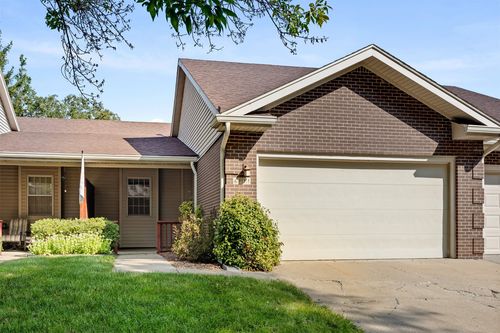 6111 Terrace Dr, Johnston, IA, 50131-1565 | Card Image