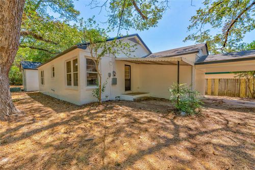 104 N Pecan St, Woodville, TX, 75979-4725 | Card Image