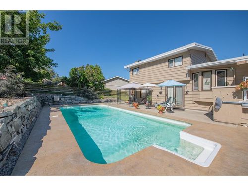 11410 Tassie Dr, Coldstream, BC, V1B1H4 | Card Image