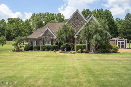 10080 Green Forest Dr, Hernando, MS, 38632-8473 | Card Image