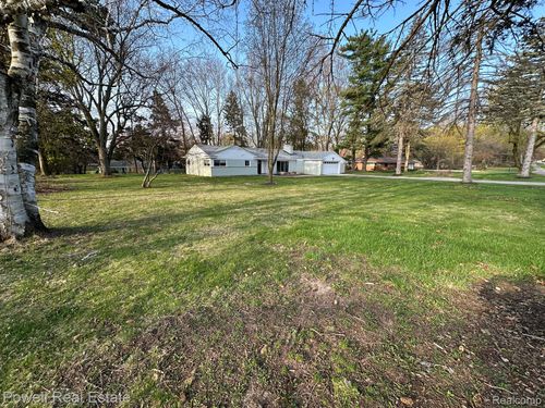 2659 W Avon Rd, Rochester Hills, MI, 48309-2339 | Card Image