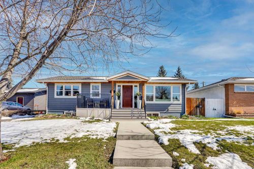 34 Malibou Rd Sw, Calgary, AB, T2V1W8 | Card Image