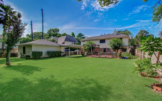 Spacious backyard | Image 23