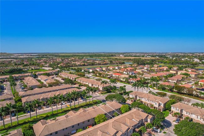 9369 Sw 221 St St, Townhouse with 2 bedrooms, 3 bathrooms and null parking in Cutler Bay FL | Image 45