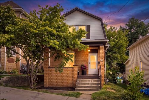 526 Dippold Ave, Baden, PA, 15005-1718 | Card Image