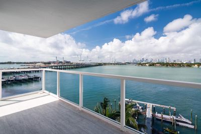 701 - 650 West Avenue, Condo with 2 bedrooms, 2 bathrooms and null parking in Miami Beach FL | Image 2