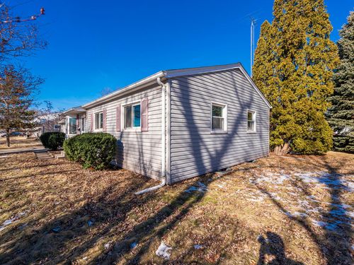 901 Garfield Dr, Rochelle, IL, 61068-1932 | Card Image