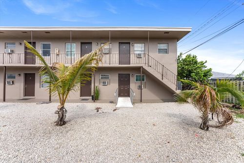 526 Nw 12th Ave, Boynton Beach, FL, 33435-3090 | Card Image
