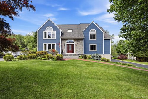3093 Ferncrest Dr, Yorktown Heights, NY, 10598-2435 | Card Image