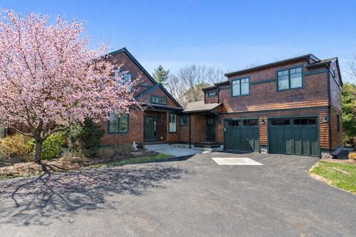 38 Raynor Dr, Hingham, MA, 02043 | Card Image